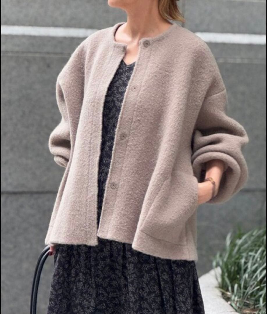 今期完売BEARDSLEYビアズリー✨パフ袖ニットコート30,800円ベージュ