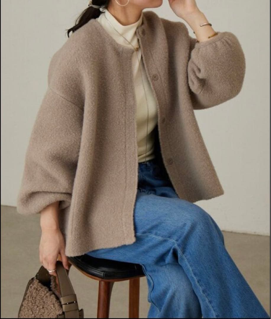 今期完売BEARDSLEYビアズリー✨パフ袖ニットコート30,800円ベージュ