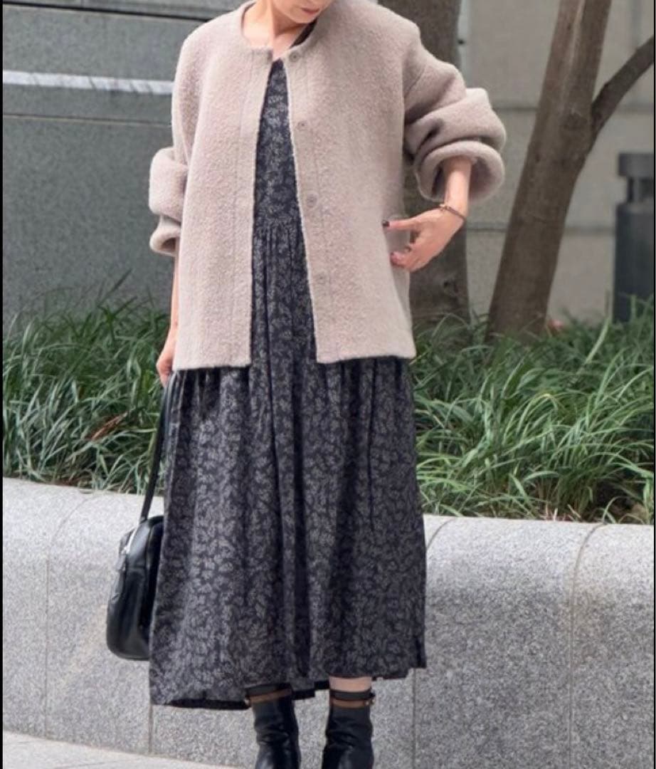 今期完売BEARDSLEYビアズリー✨パフ袖ニットコート30,800円ベージュ