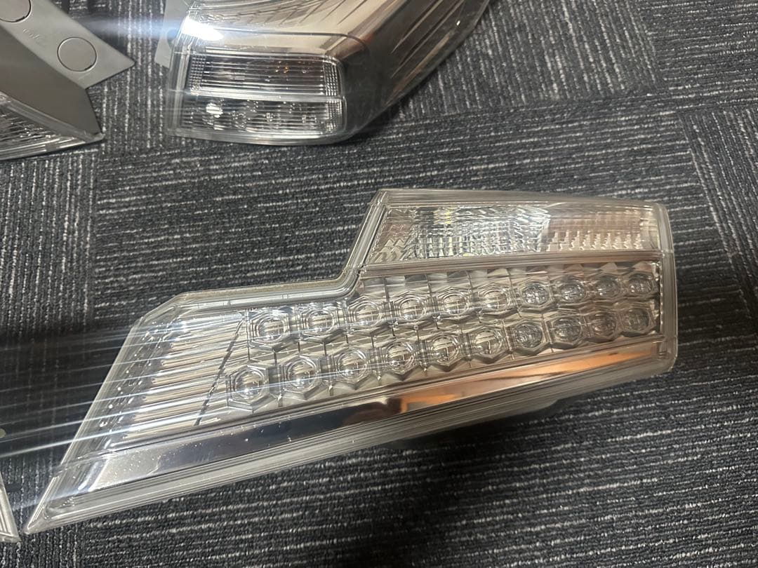 ホンダ オデッセイ RB3 ヘッドライト 2013