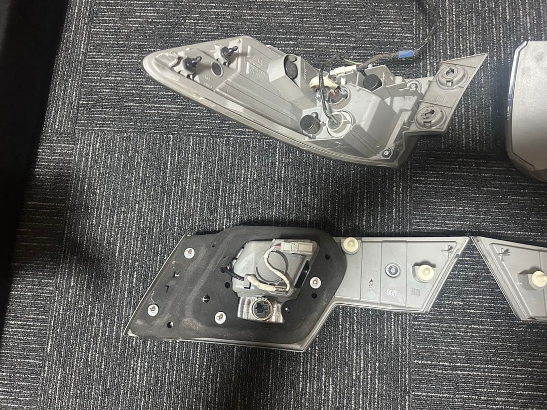 ホンダ オデッセイ RB3 ヘッドライト 2013