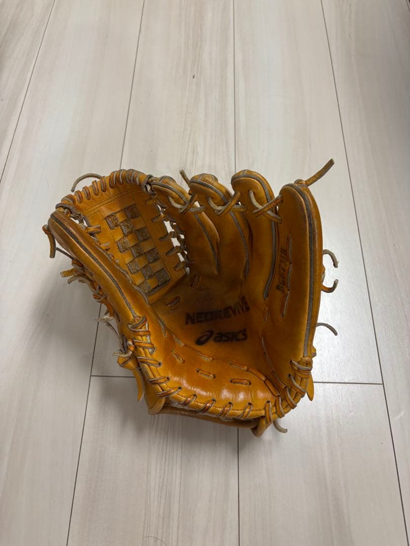 アシックスネオリバイブ硬式投手用グローブ