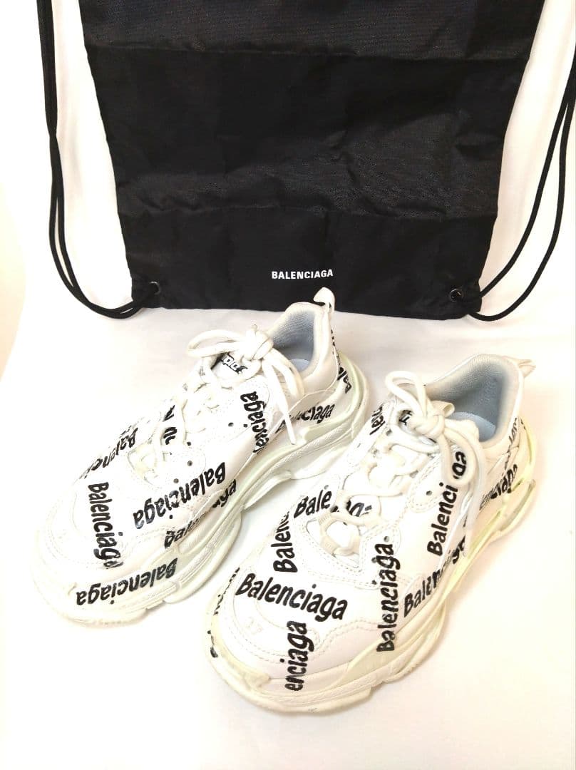 バレンシアガ　オールオーバーロゴ　スニーカー
