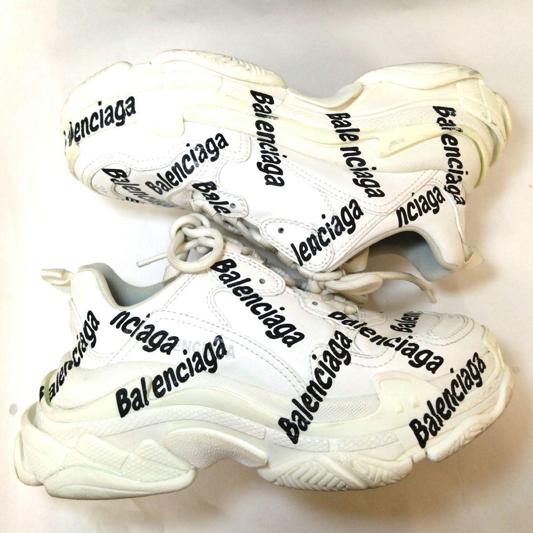バレンシアガ　オールオーバーロゴ　スニーカー