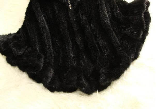 本物限定 軽やかなシルエットが素敵 柔らかミンクケープポンチョ 黒大判毛皮ファー