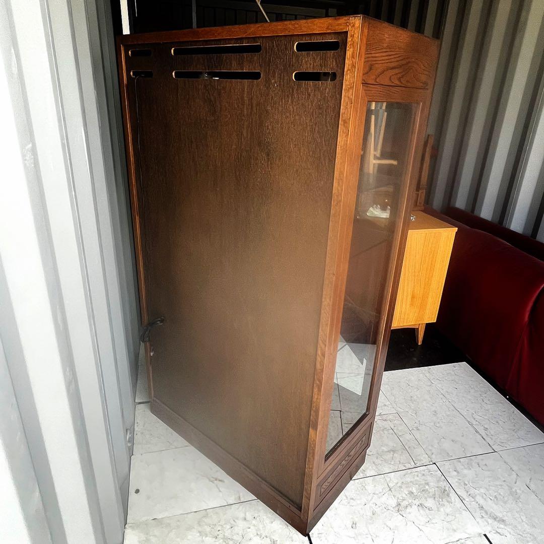 取付無料！カリモク ドマーニ モーガントン おしゃれアンティークガラス飾り棚✨