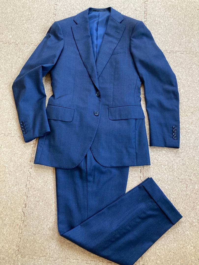 TOMORROWLANDロロピアーナ　ネイビー シングル3つボタンスーツ