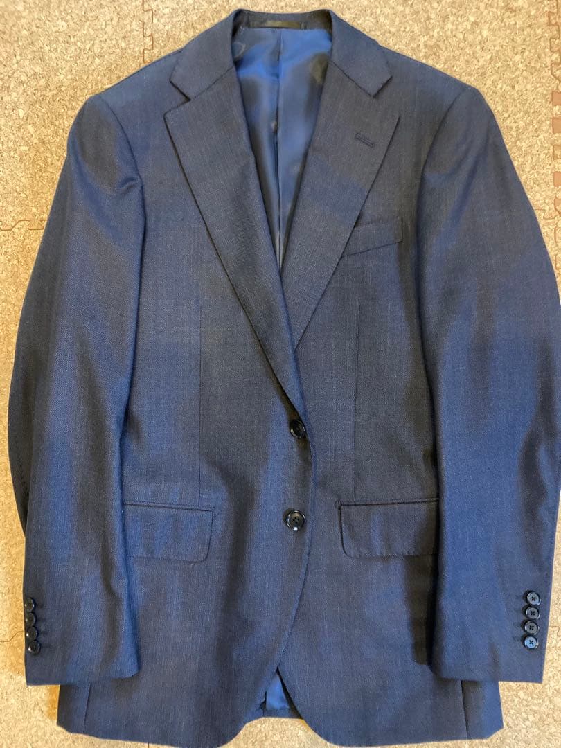 TOMORROWLANDロロピアーナ　ネイビー シングル3つボタンスーツ