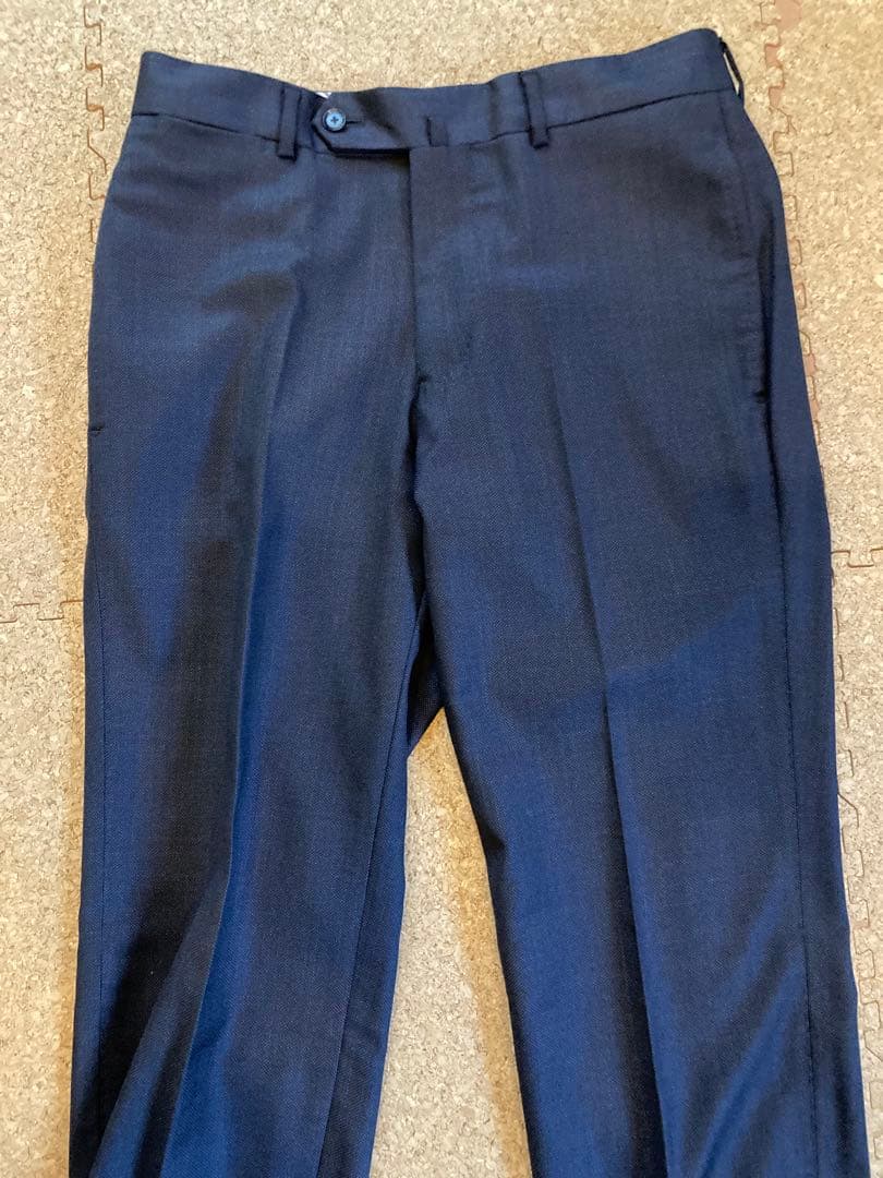 TOMORROWLANDロロピアーナ　ネイビー シングル3つボタンスーツ