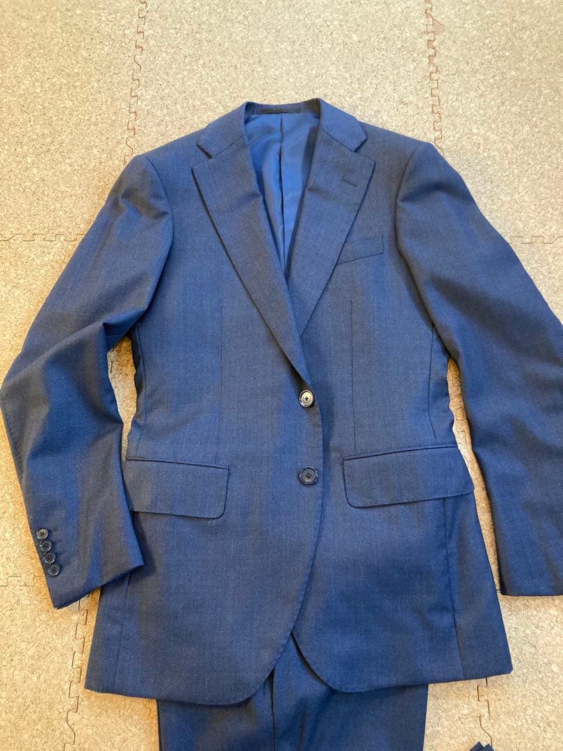 TOMORROWLANDロロピアーナ　ネイビー シングル3つボタンスーツ