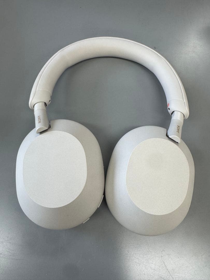 Sony WH-1000XM5 シルバー