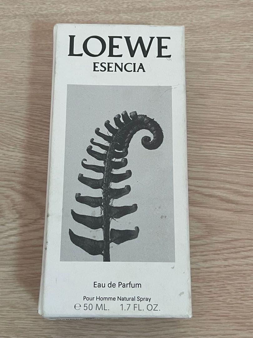 香水(男性用) LOEWE ESSENCIA EAU DE PARFUM 50ml