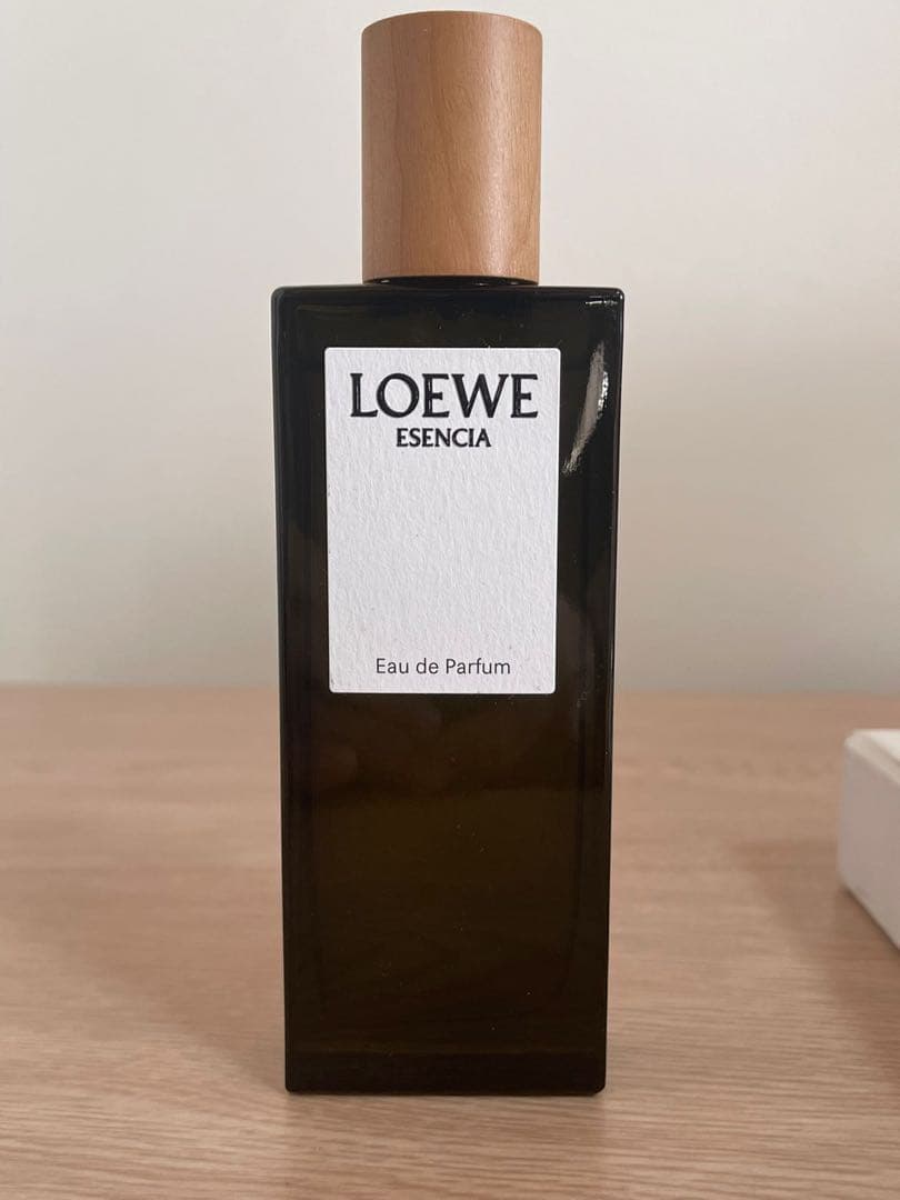 香水(男性用) LOEWE ESSENCIA EAU DE PARFUM 50ml