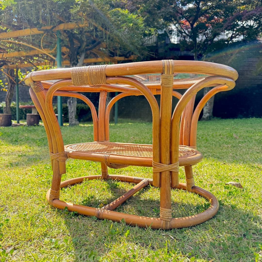 ビンテージ　古びた良き佇まいのラタン　小さなガラステーブル