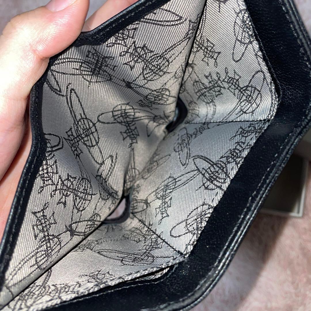 ヴィヴィアン　三つ折り財布　黒　ブラック