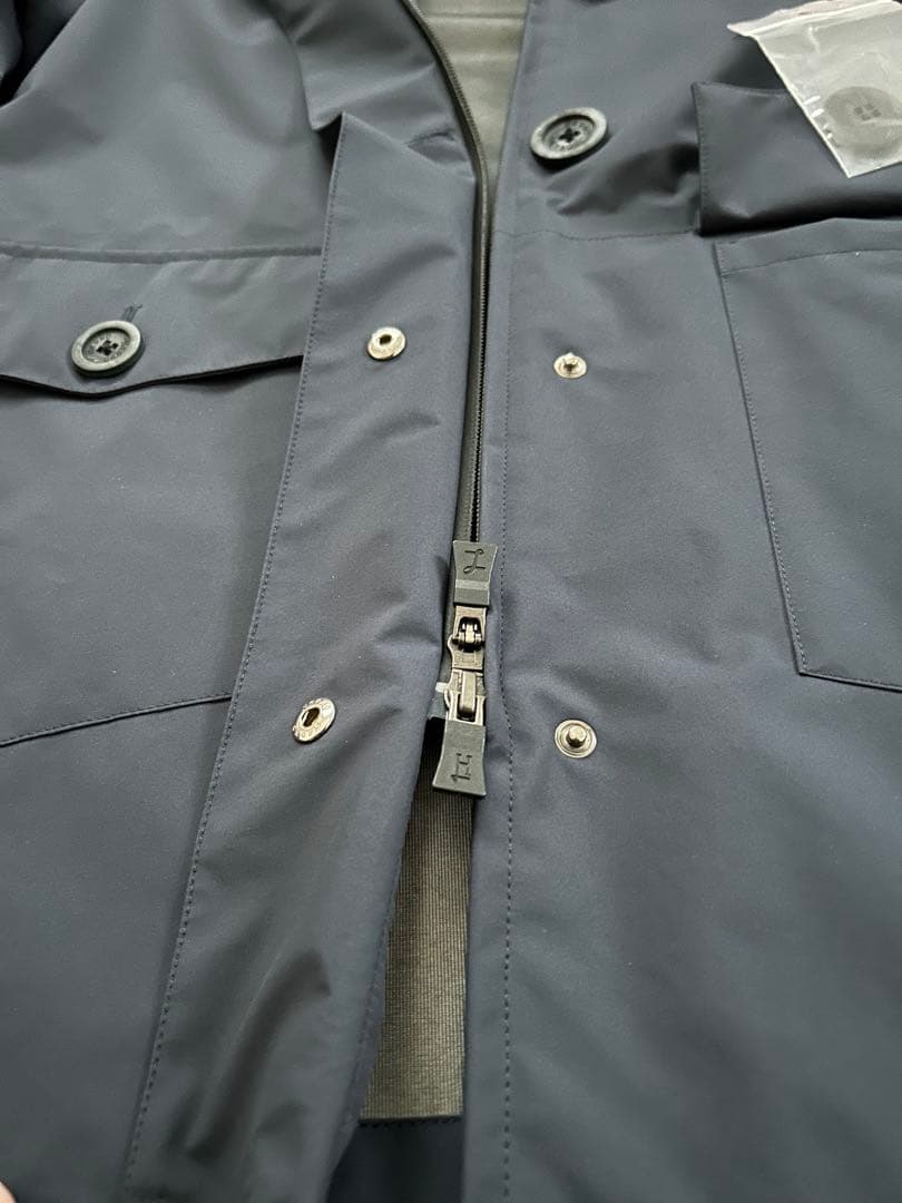 Herno フード付きネイビーコート