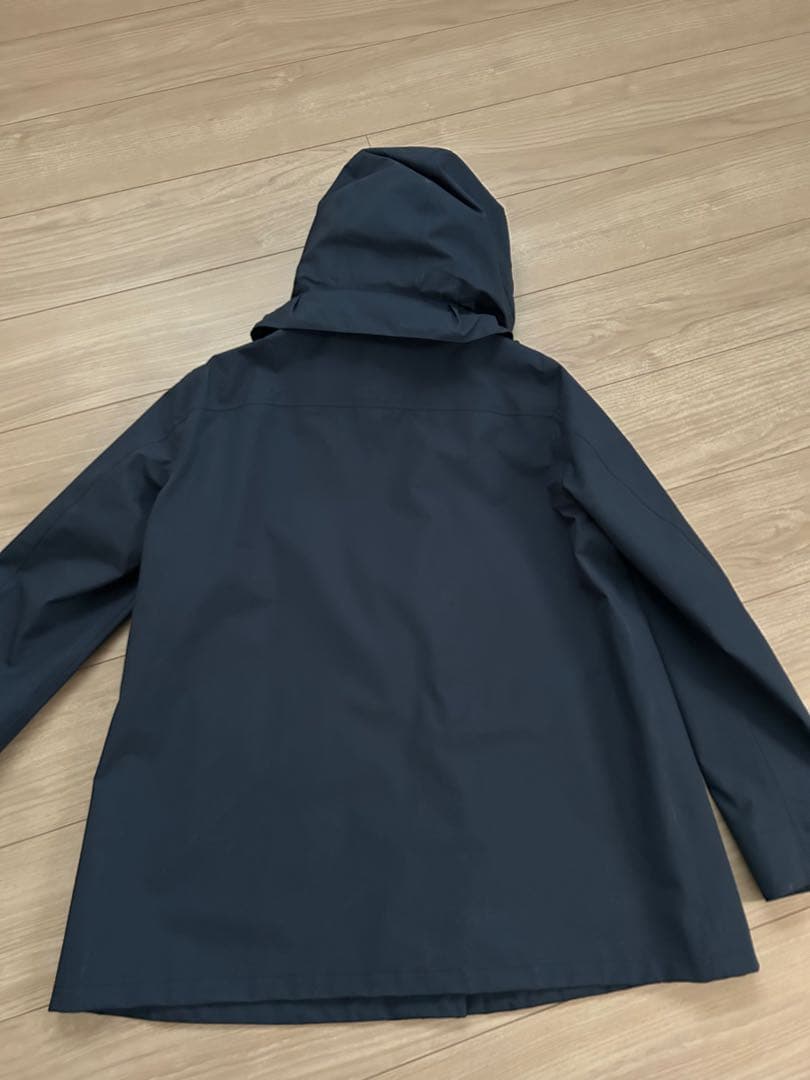 Herno フード付きネイビーコート