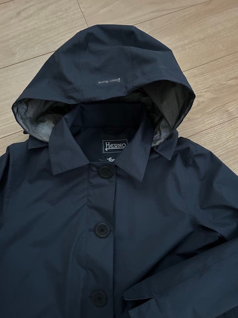 Herno フード付きネイビーコート
