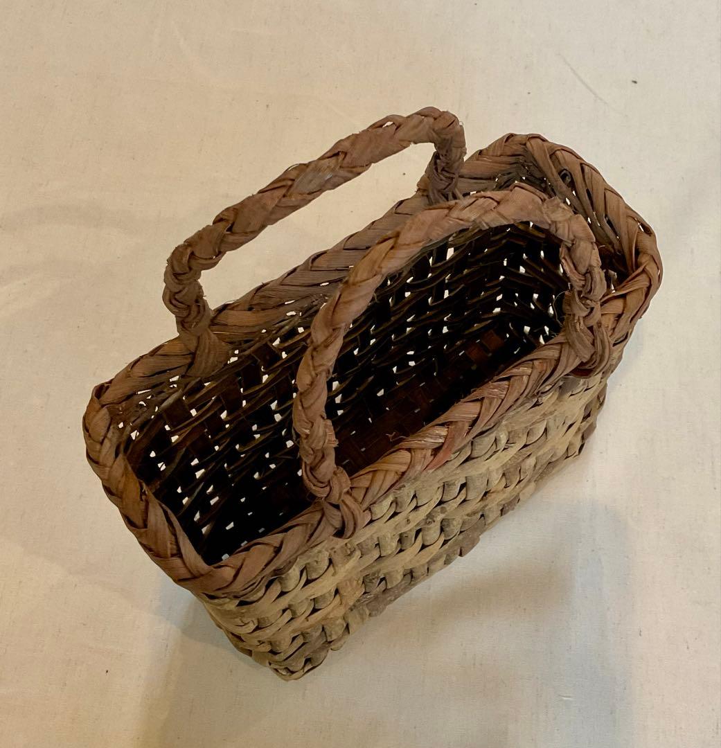 くるみ　かご　池田暢子さん作　カゴアミドリ