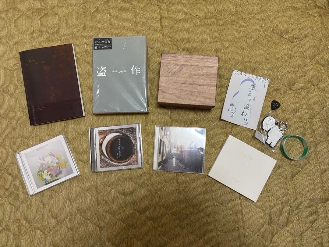 ヨルシカグッズ8点＋3点(ピック、ポストカード)