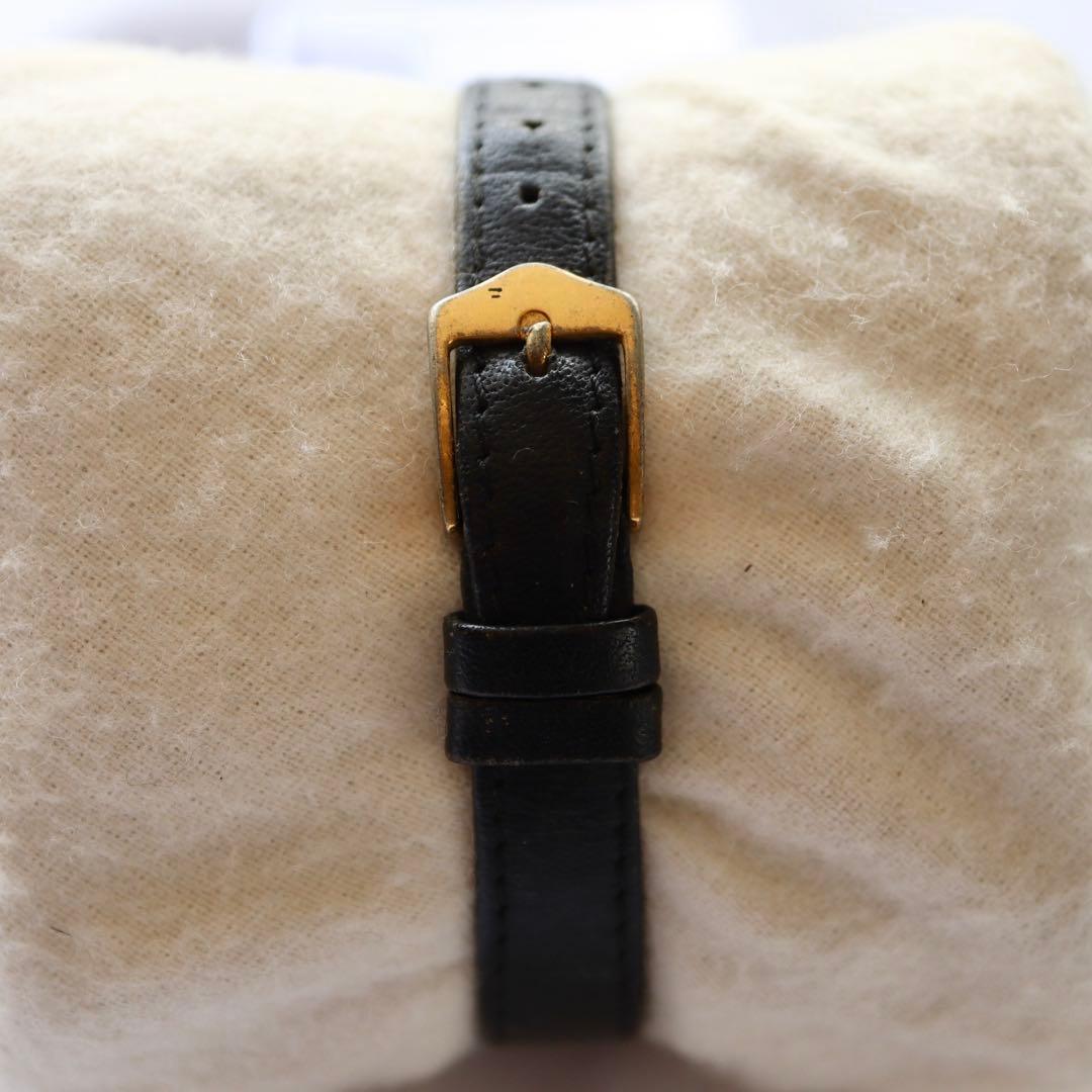 CELINE ローマン スモセコ ラウンド シェル レディース腕時計 1382