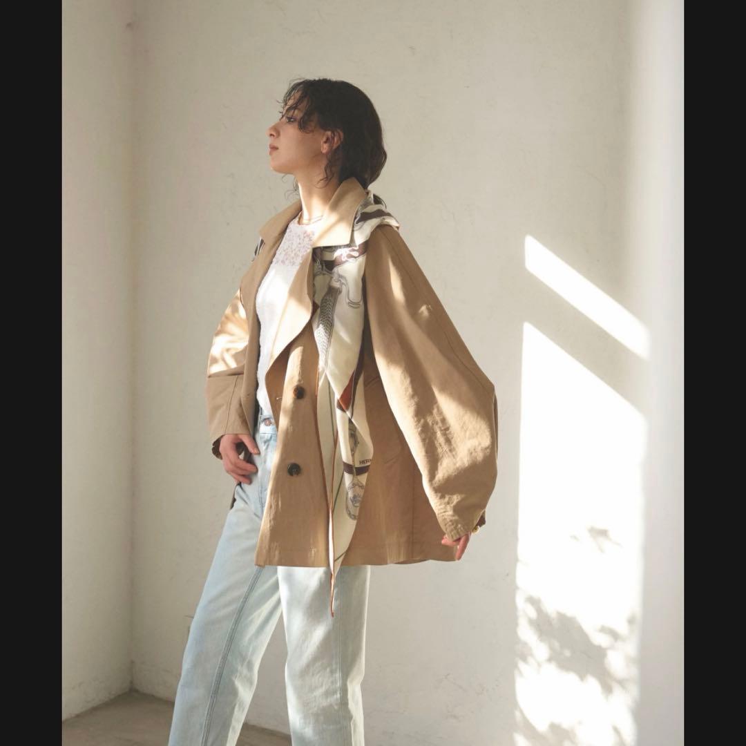 ゆう【美品・クリーニングタグ付】CLORE+クロレクロスオーバートレンチ