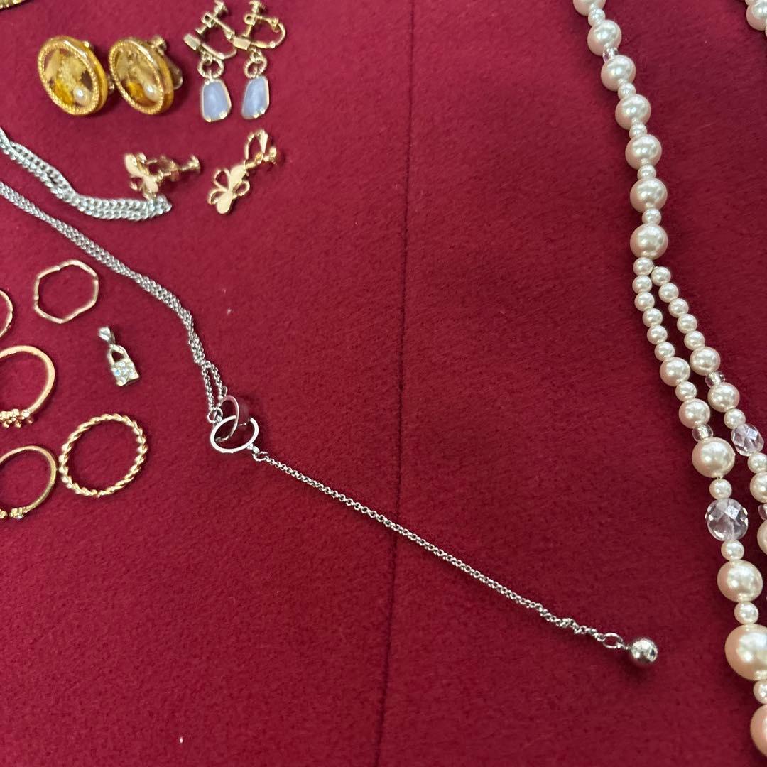 倉*二様 生前整理　遺品整理　多彩なデザインのアクセサリー✨材質不明