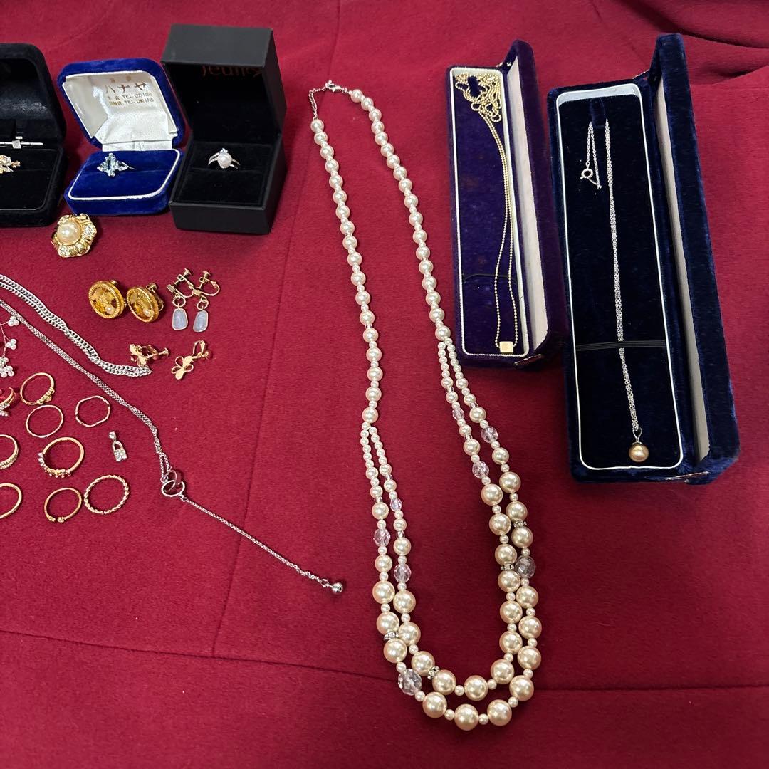 倉*二様 生前整理　遺品整理　多彩なデザインのアクセサリー✨材質不明