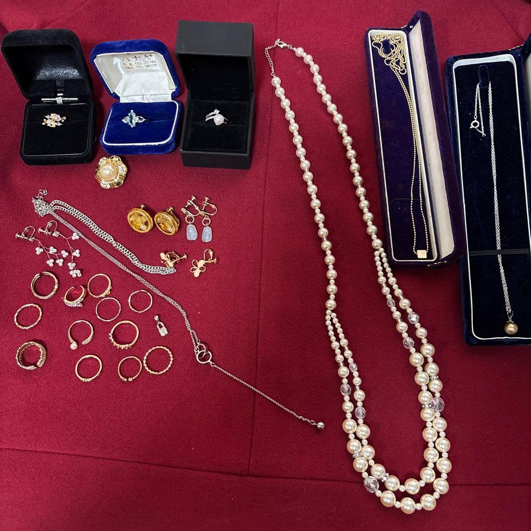 倉*二様 生前整理　遺品整理　多彩なデザインのアクセサリー✨材質不明