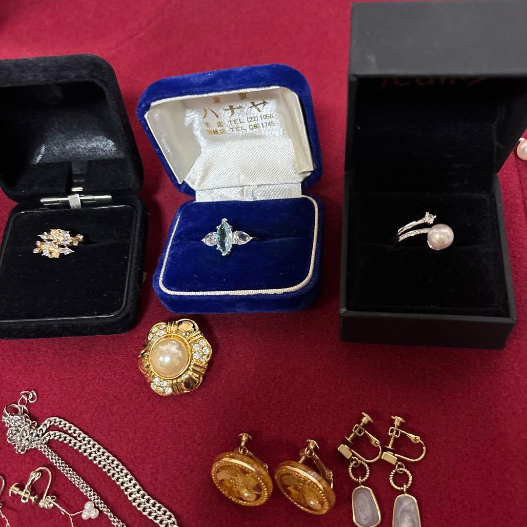 倉*二様 生前整理　遺品整理　多彩なデザインのアクセサリー✨材質不明