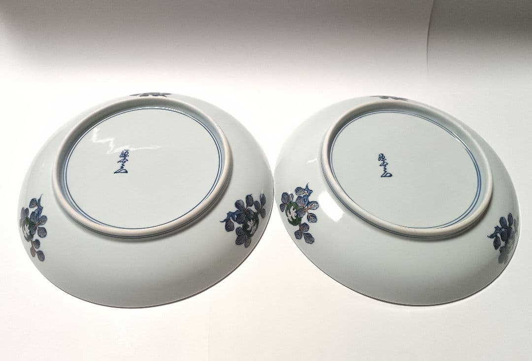 ①源右衛門窯 染錦 古伊万里風松絵 皿 2枚組