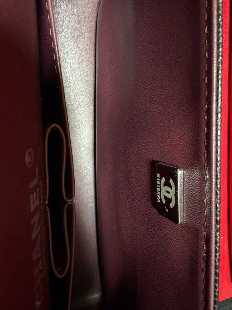 人気!!CHANELシルバーキャビアスキンバッグノベルティ