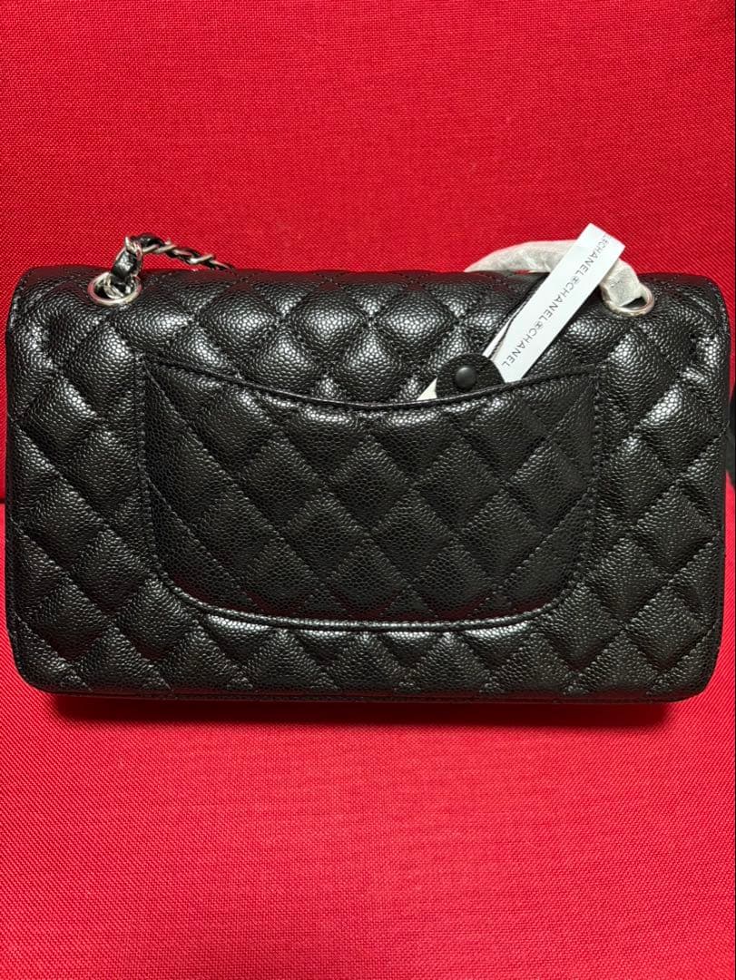 人気!!CHANELシルバーキャビアスキンバッグノベルティ