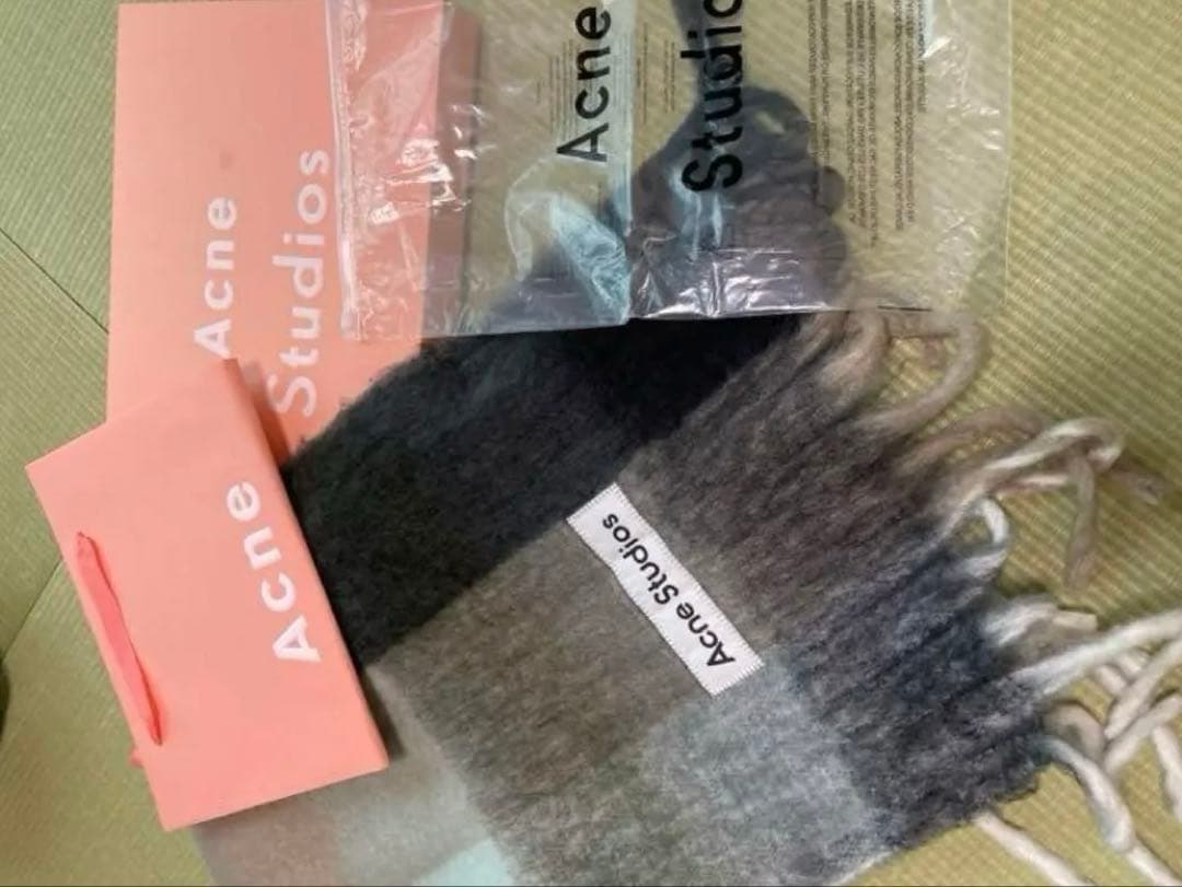 Acne Studios アグネストゥデイオス　チェックマフラー 新品未使用