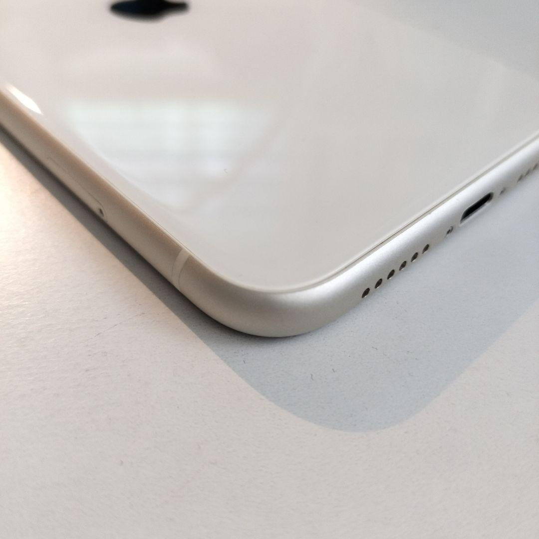 iPhone 11 ホワイト 128 GB simフリー（au）