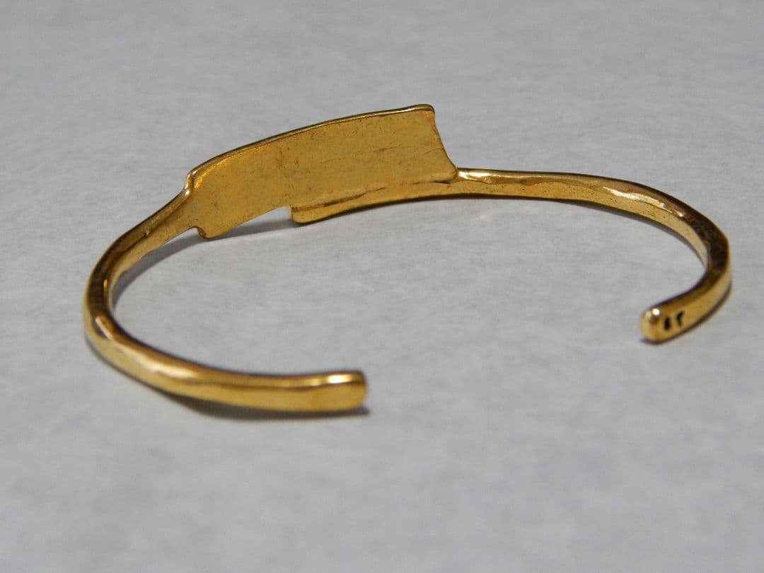 セルジュ・トラヴァル　ゴールドバングル