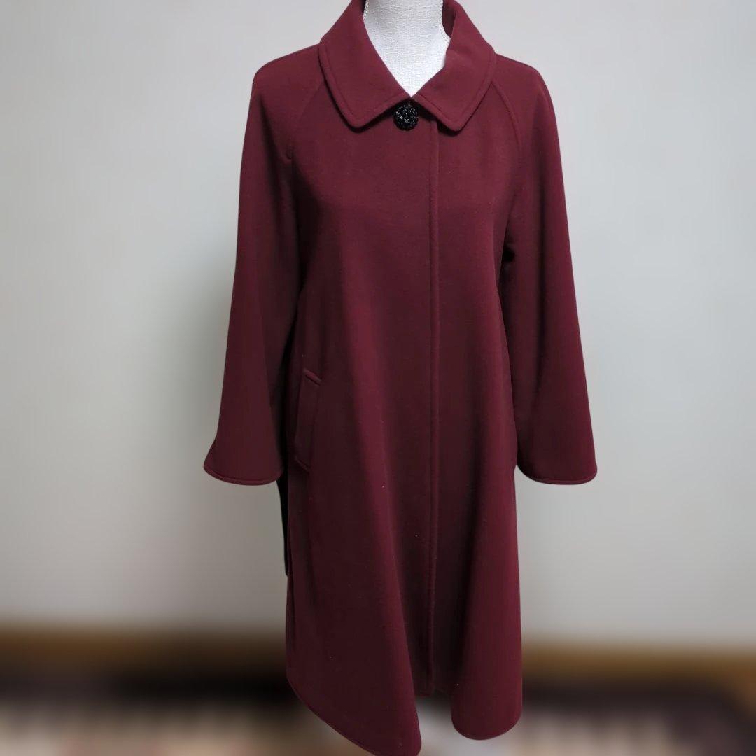 エムズグレイシー　赤ワイン色ロングコート 装飾ボタン付き