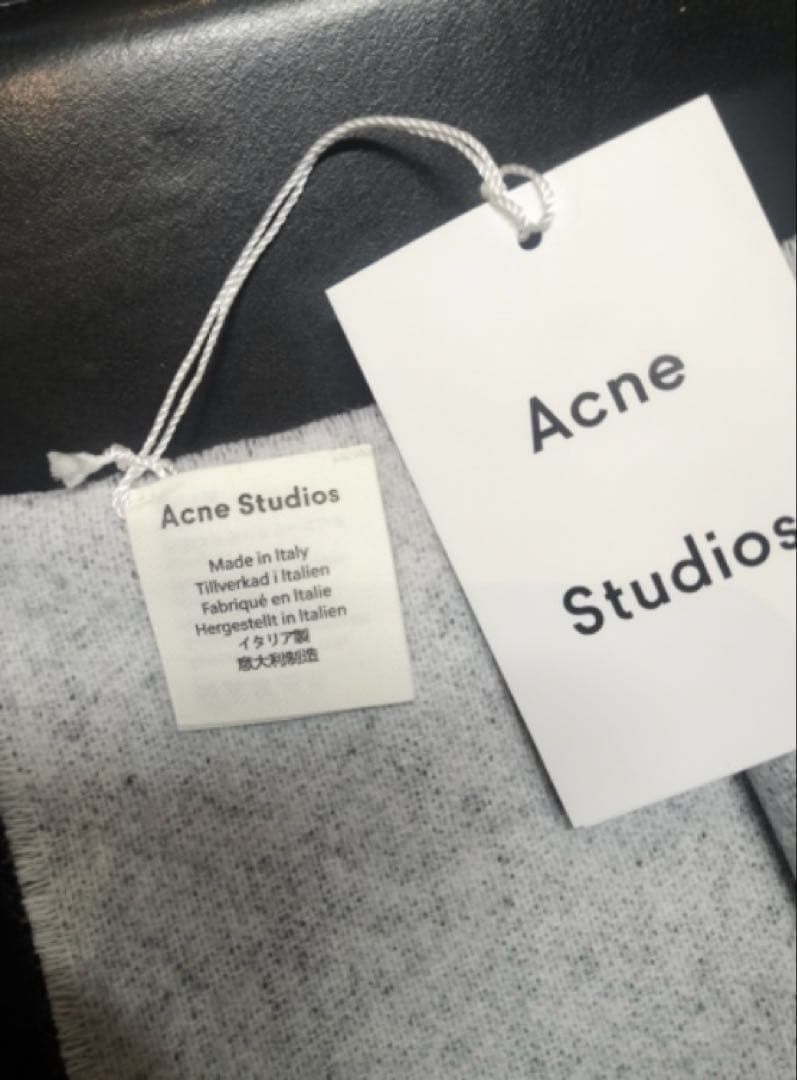 うさ木 アクネ ストゥディオズ Acne Studios ロゴ マフラー