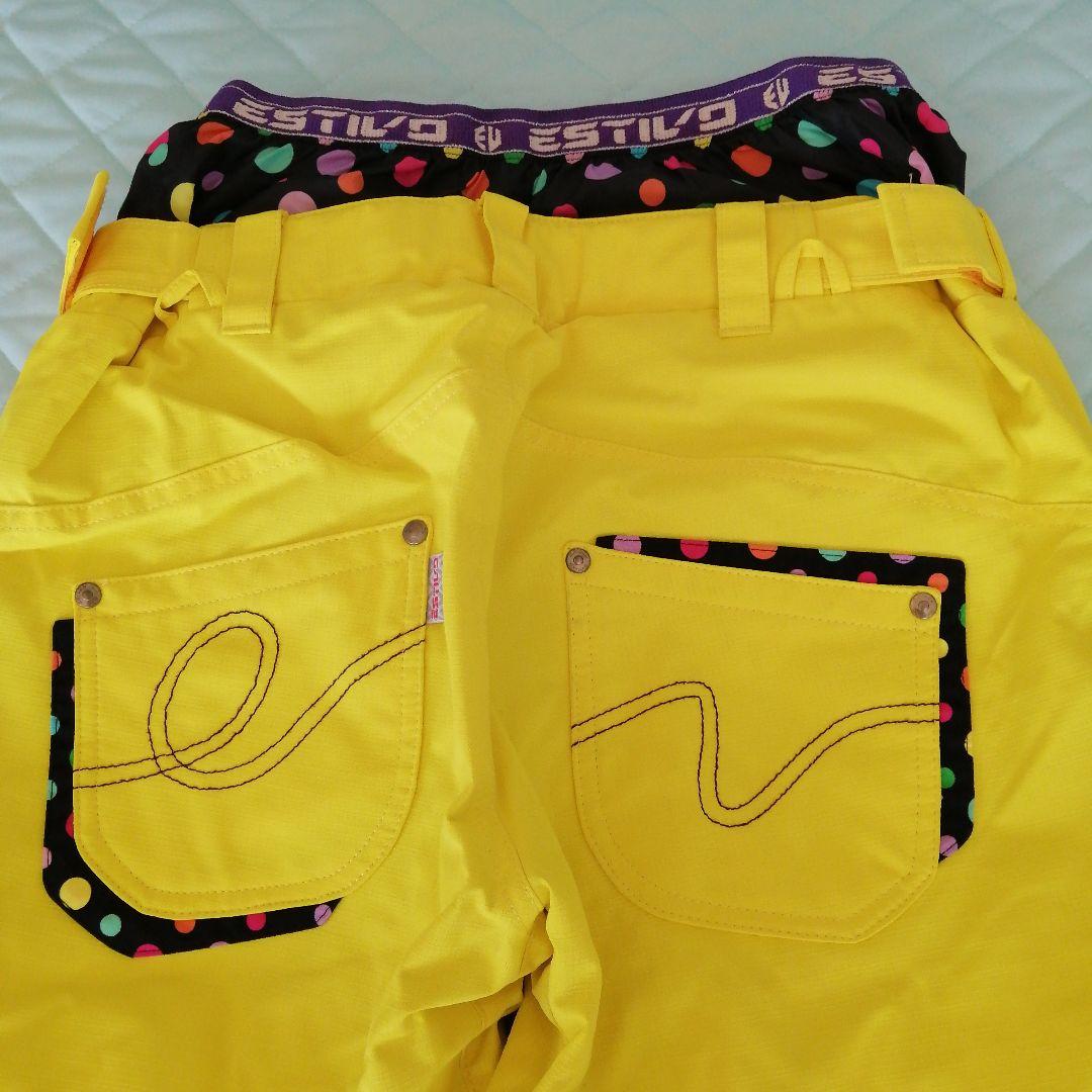 スノボーやスキーウエアーのパンツです。ご購入ください。