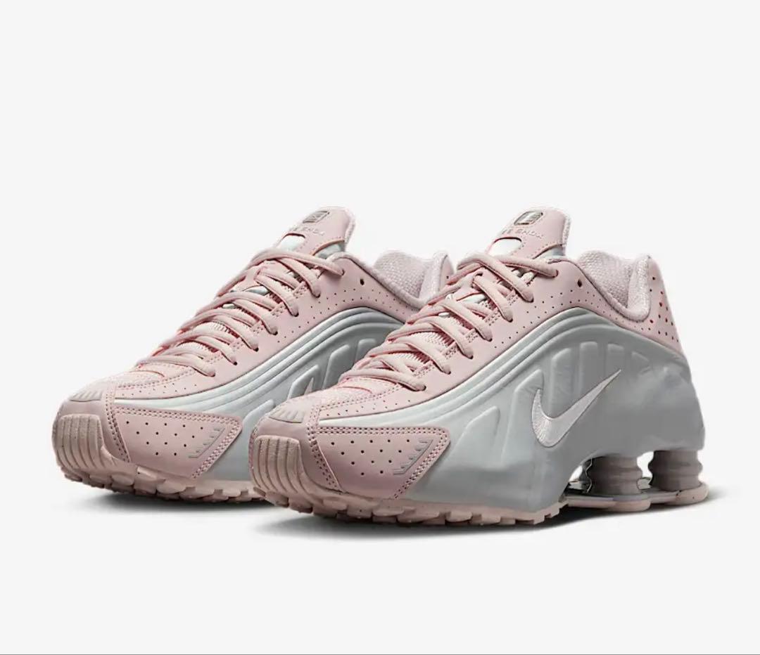 Nike Shox ピンク スニーカー