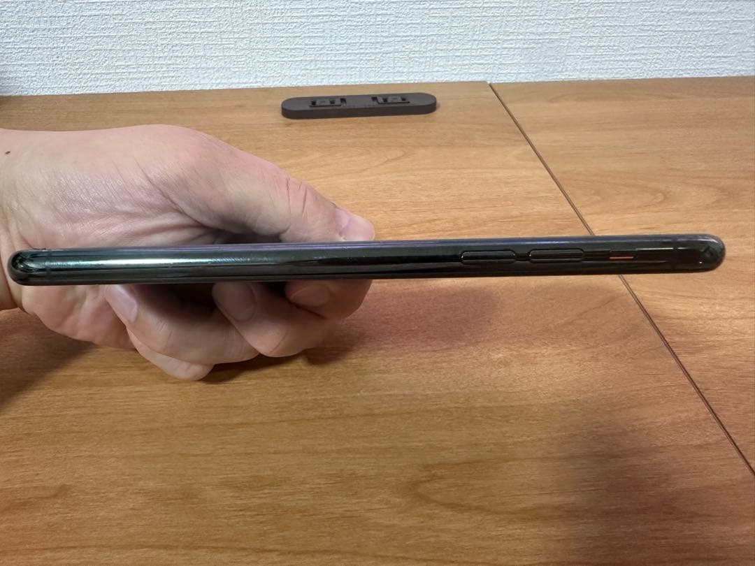 Iphone11promax 256GB 背面割れ