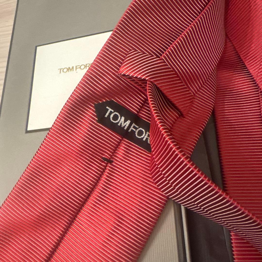 TOM FORD レッド　ストライプ　ネクタイ　赤　トムフォード