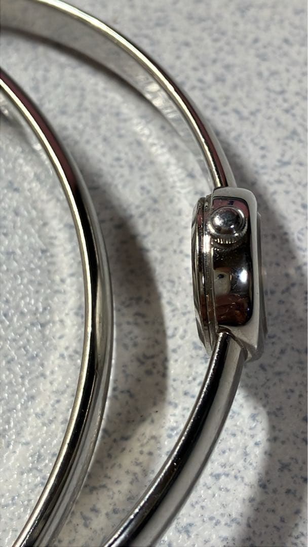 みーちゃん　SEIKO クロスバングルデザイン 電池新品