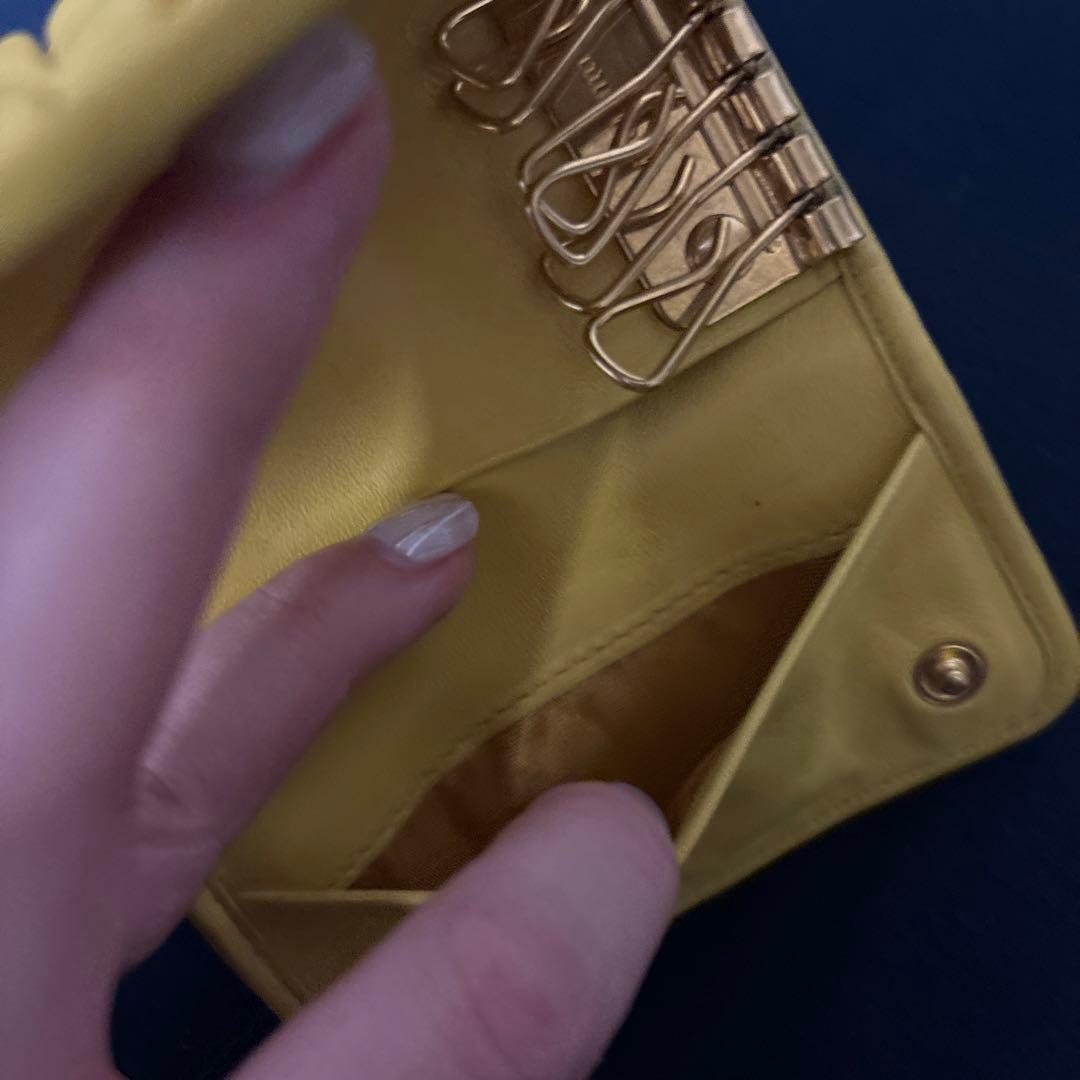 miu miu イエローレザーキーケース