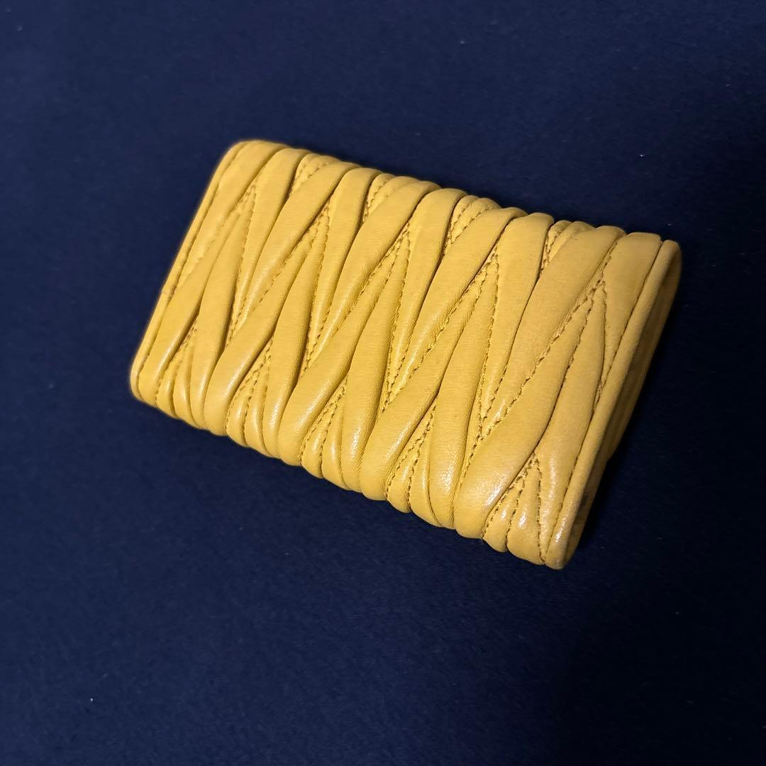 miu miu イエローレザーキーケース