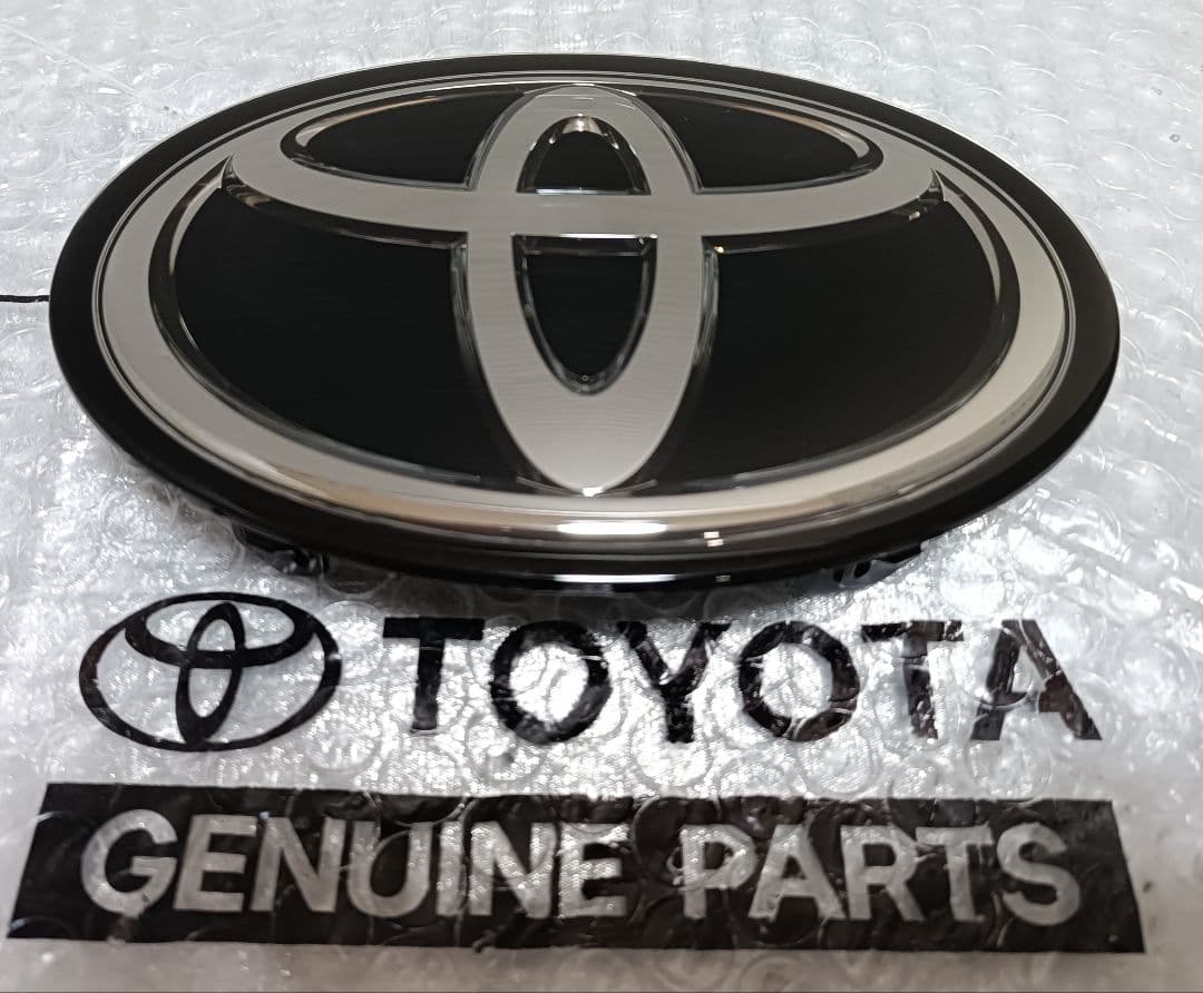 カローラツーリング　トヨタエンブレム　フロントグリルセット　北米仕様