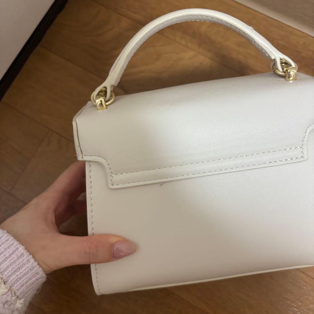 CELFORD リュタン ビジュースタッズポシェット　アイボリー