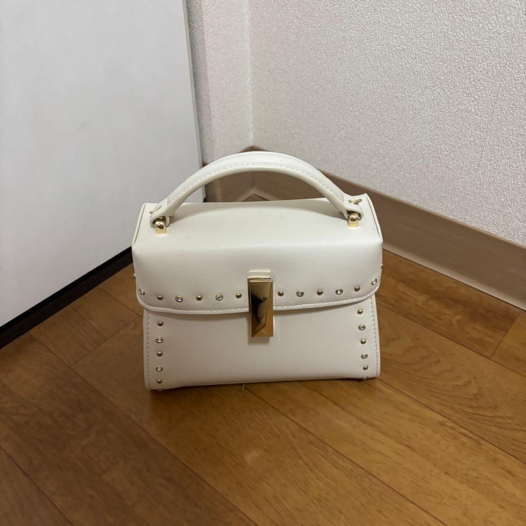 CELFORD リュタン ビジュースタッズポシェット　アイボリー