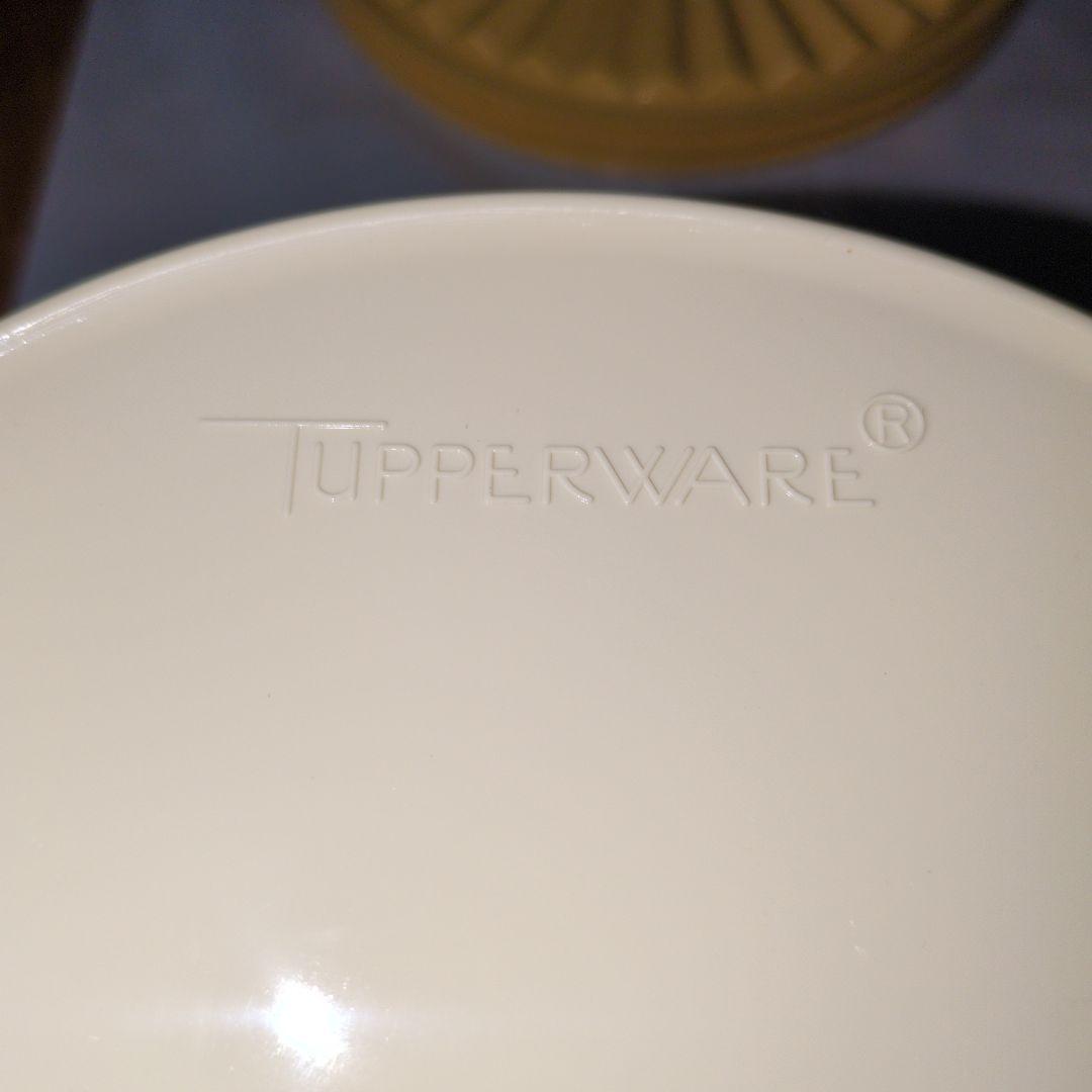 ノアタッパーウェアクリーム色の花模様保存容器9個セット