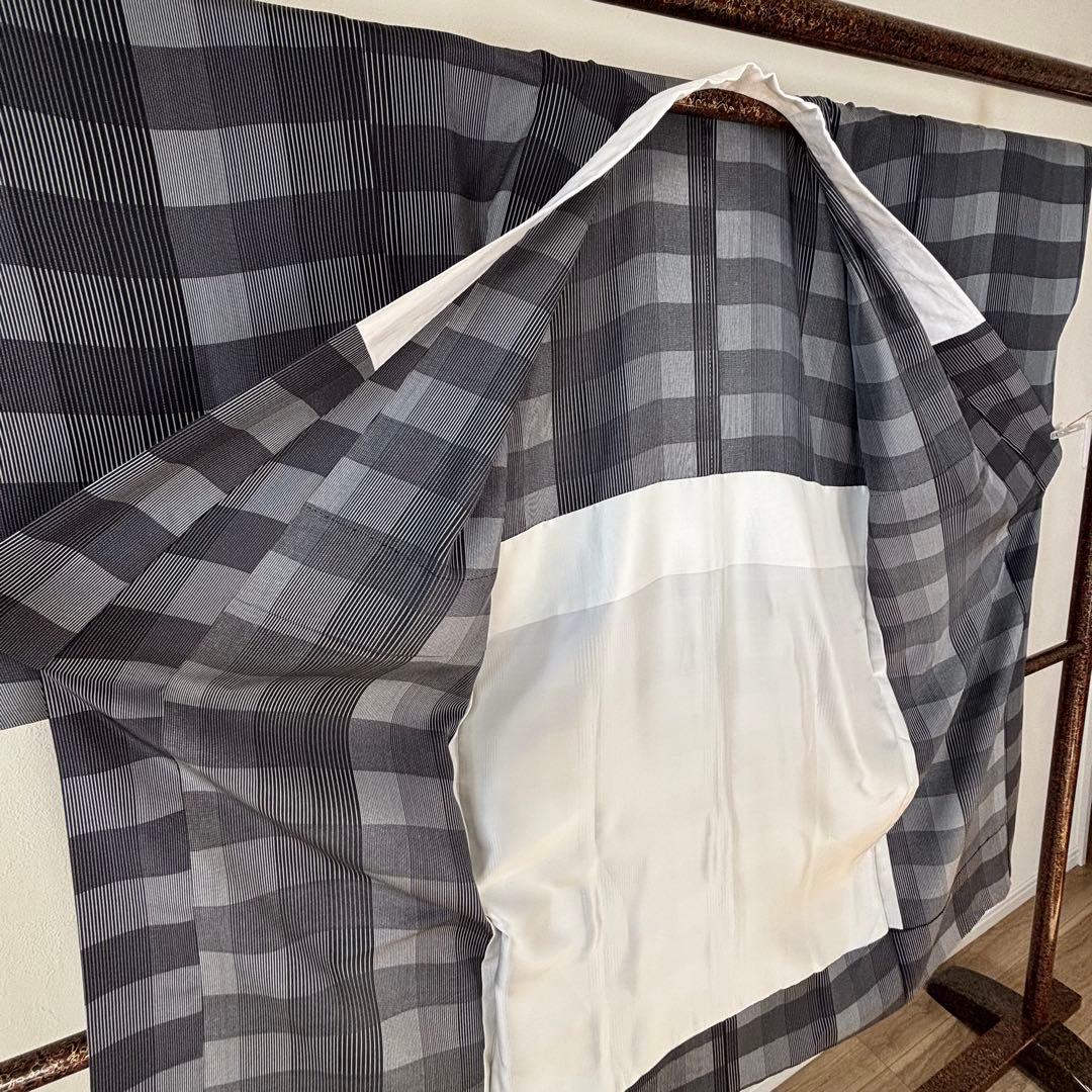 超美品　長襦袢　現代　正絹　着物　袖無双　グレー　黒　チェック柄　123裄65